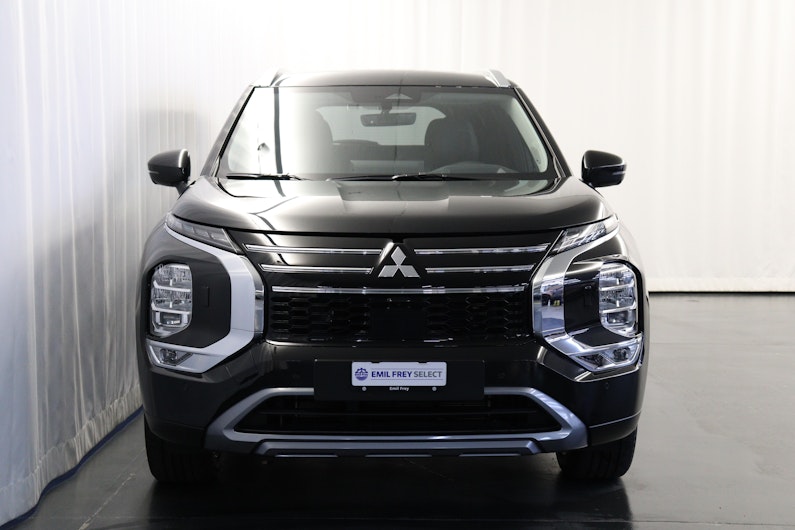 Vehicle image MITSUBISHI OUTLANDER