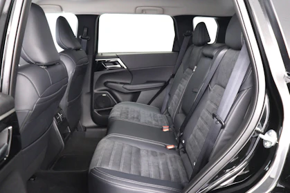 MITSUBISHI OUTLANDER 9
