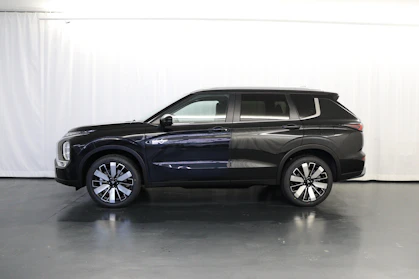 MITSUBISHI OUTLANDER 4
