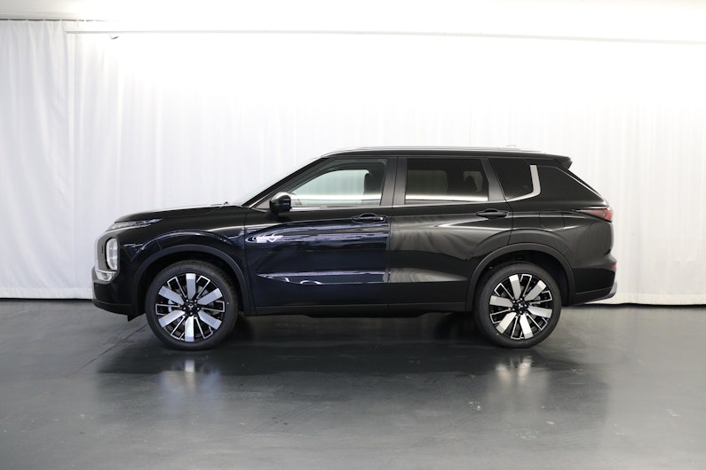 Vehicle image MITSUBISHI OUTLANDER