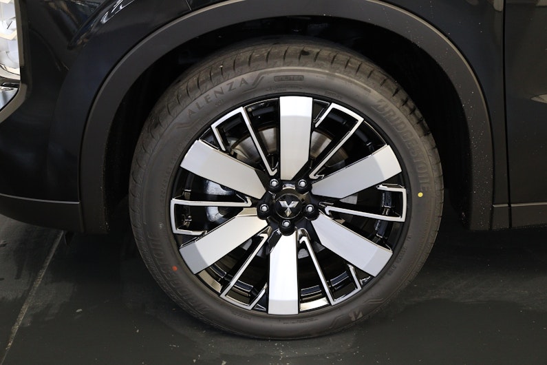 Vehicle image MITSUBISHI OUTLANDER