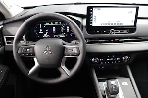 Vehicle image MITSUBISHI Outlander 2.4 PHEV Intense 4x4
