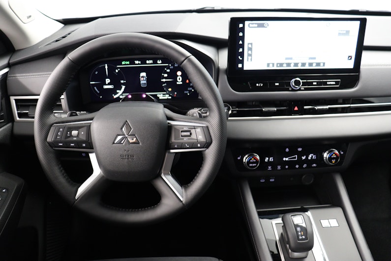 Vehicle image MITSUBISHI OUTLANDER