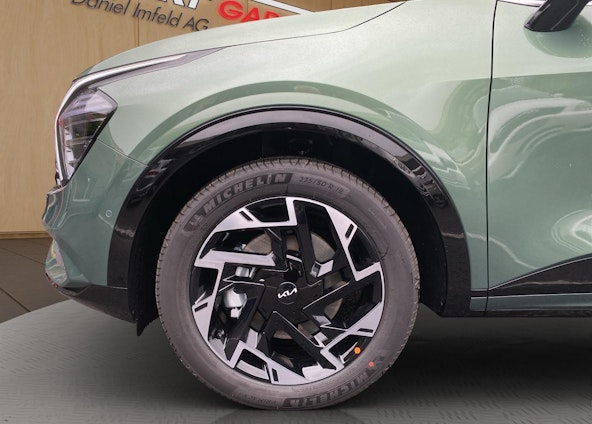 Vehicle image 14 Vehicle image 14