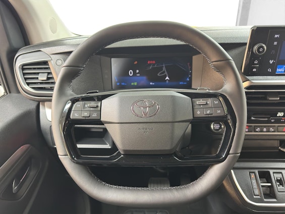 Vehicle image 10 Vehicle image 10