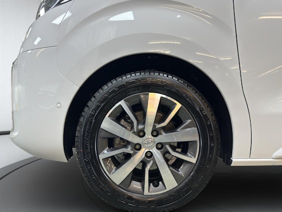 Vehicle image 14 Vehicle image 14