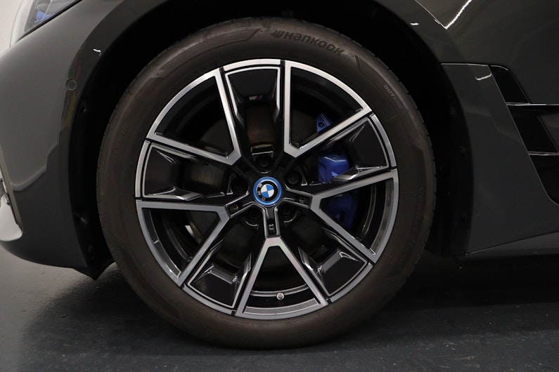 Vehicle image BMW i4