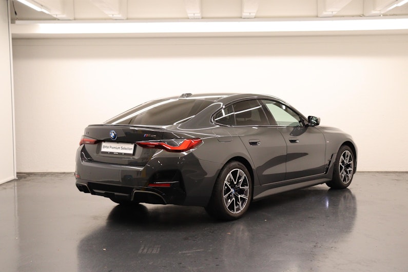 Vehicle image BMW i4