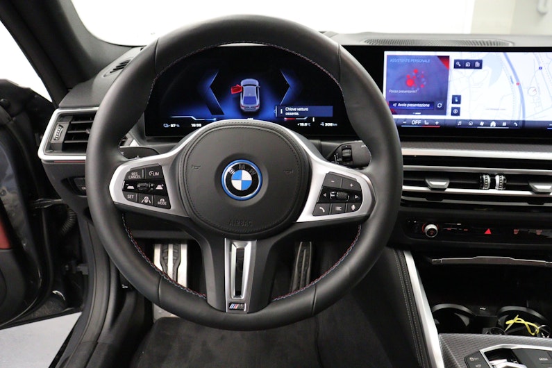 Vehicle image BMW i4