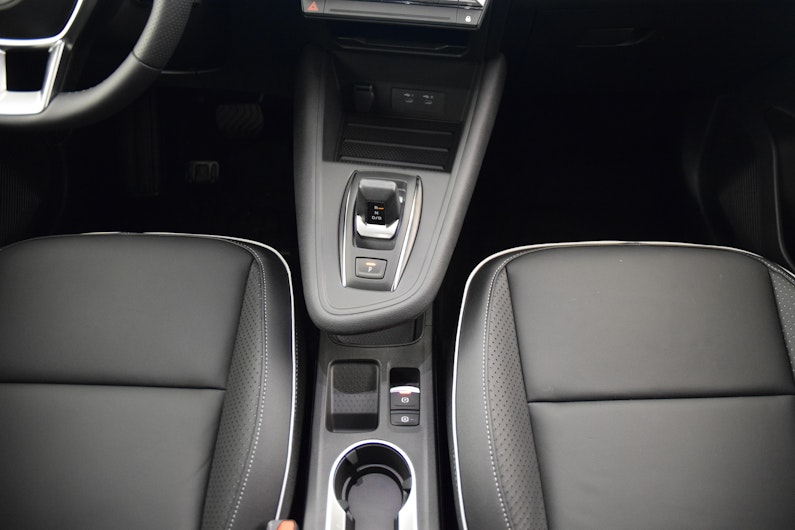 Vehicle image MITSUBISHI GRANDIS