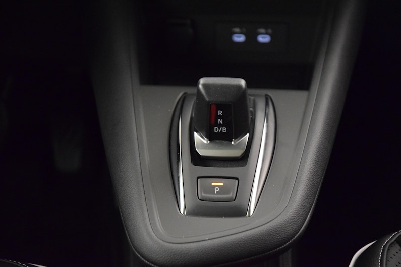 Vehicle image MITSUBISHI GRANDIS