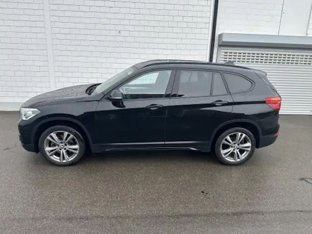 BMW X1 sDrive 18i Sport Line