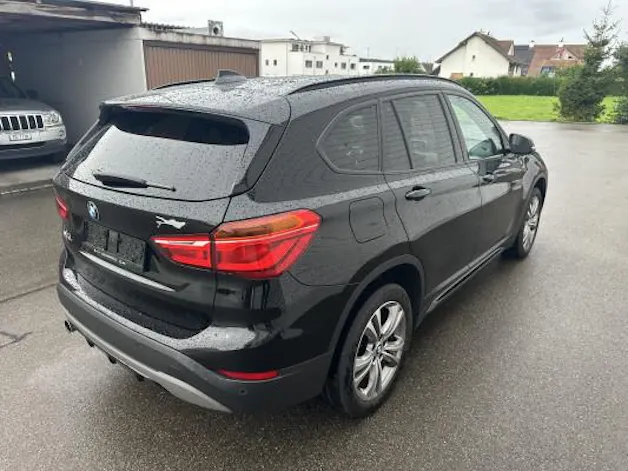 BMW X1 sDrive 18i Sport Line
