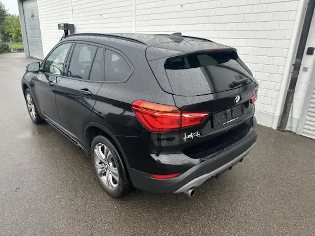 BMW X1 sDrive 18i Sport Line