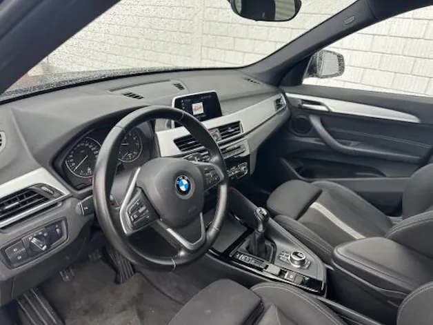 BMW X1 sDrive 18i Sport Line