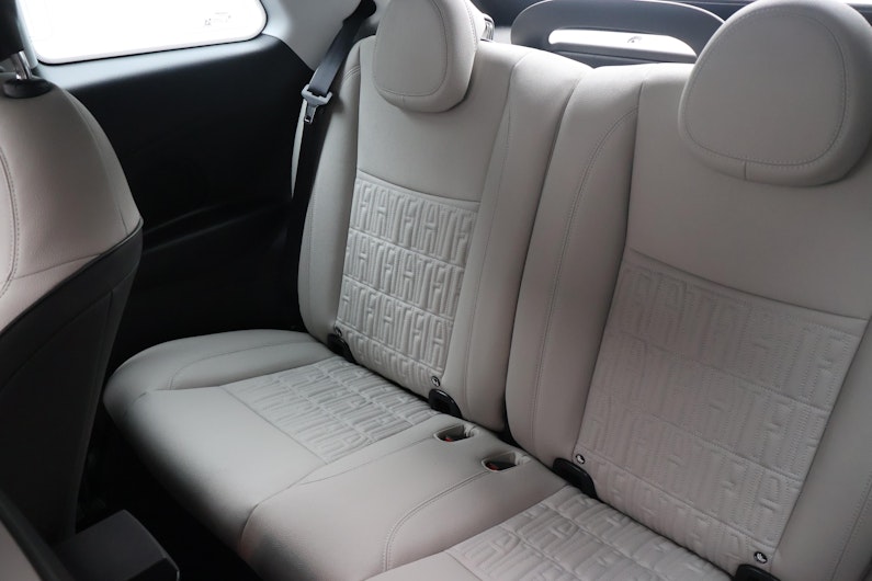 Vehicle image FIAT 500