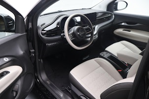 Vehicle image FIAT 500 Cabrio La Prima