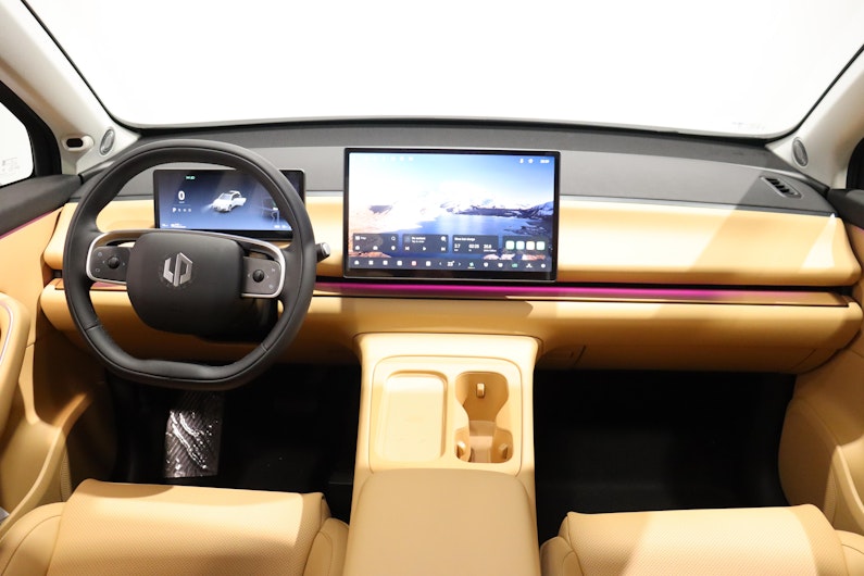 Vehicle image LEAPMOTOR C10