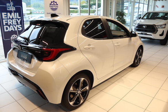 TOYOTA Yaris 1.5 VVT-i HSD Premium 1