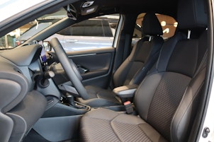 Vehicle image TOYOTA Yaris 1.5 VVT-i HSD Premium