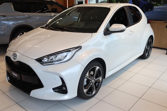 TOYOTA Yaris 1.5 VVT-i HSD Premium 0