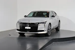 DS Automobiles No4 E-Tense Étoile Alcantara