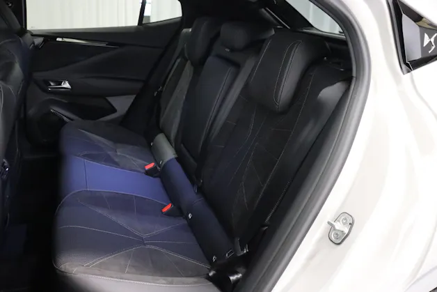 DS Automobiles No4 E-Tense Étoile Alcantara