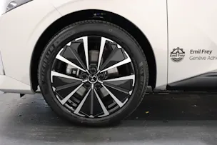 DS Automobiles No4 E-Tense Étoile Alcantara