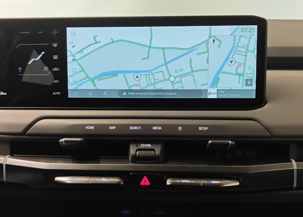 Vehicle image 9 Vehicle image 9