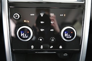 Vehicle image LAND ROVER Discovery Sport 2.0 SD4 200 SE