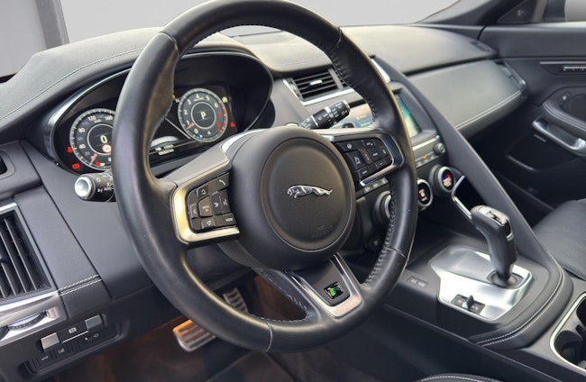 Vehicle image 18 Vehicle image 18