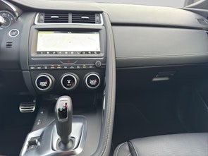 Vehicle image JAGUAR E-Pace 2.0 T 250 R-Dynamic SE AWD