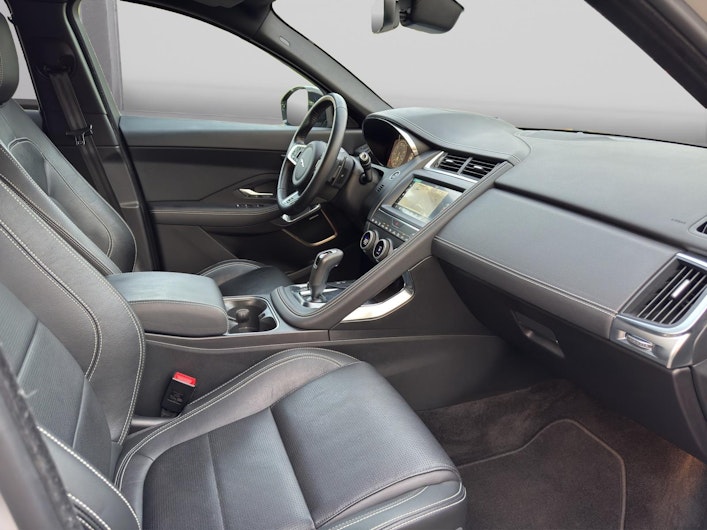 Vehicle image JAGUAR E-PACE