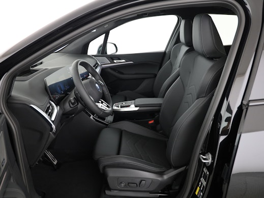 BMW 230e xDrive paddles Active Tourer 3
