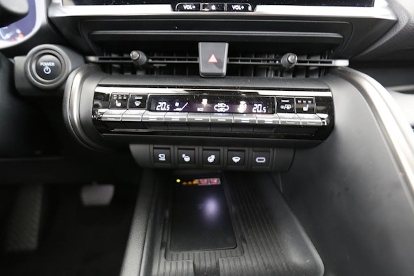 Vehicle image 6 Vehicle image 6