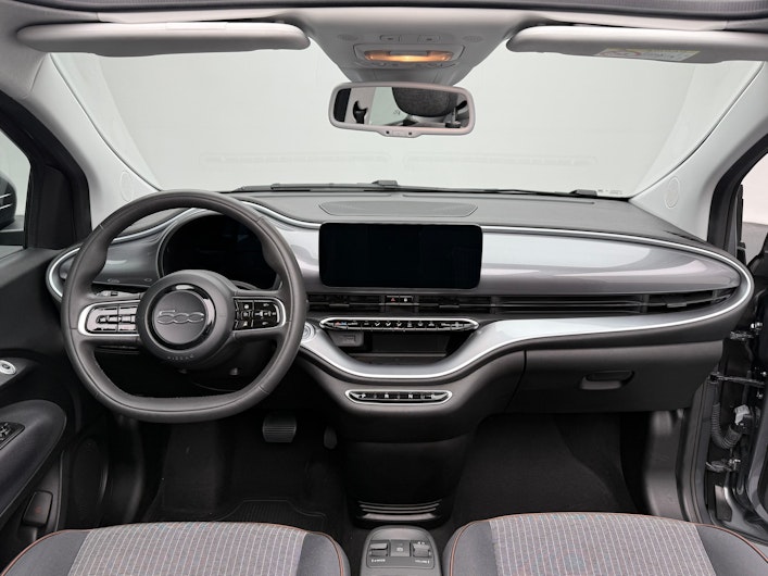 Vehicle image FIAT 500