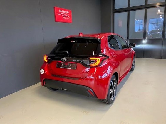 Vehicle image 4 Vehicle image 4