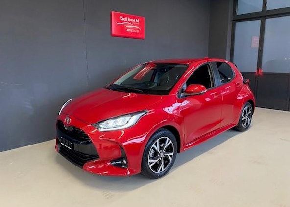 First vehicle image First vehicle image