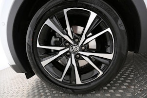 Vehicle image TOYOTA C-HR 2.0 HEV Trend 4x4