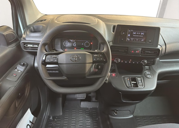 Vehicle image 9 Vehicle image 9