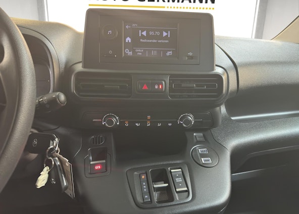 Vehicle image 12 Vehicle image 12