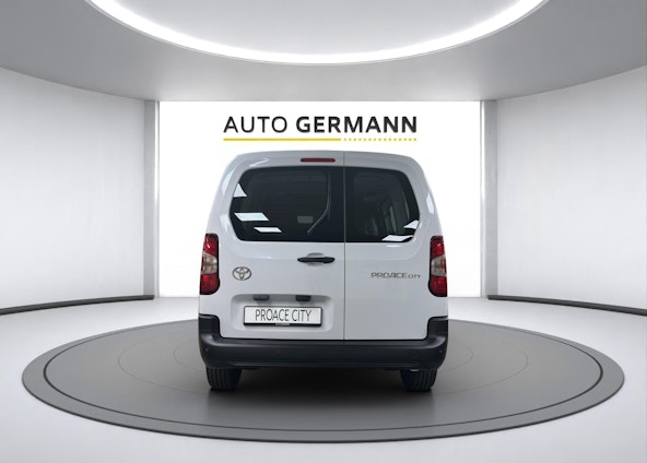 Vehicle image 5 Vehicle image 5