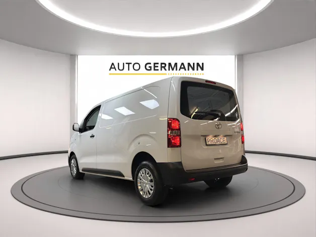 Toyota PROACE Van L1 2.2 D Advanced