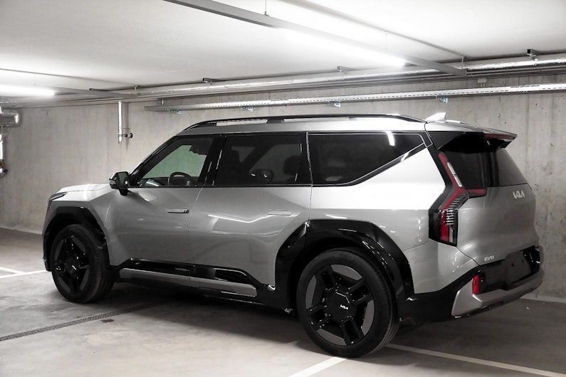 Vehicle image KIA EV9