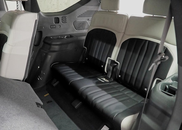 Vehicle image 17 Vehicle image 17