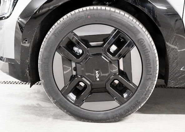 Vehicle image 16 Vehicle image 16