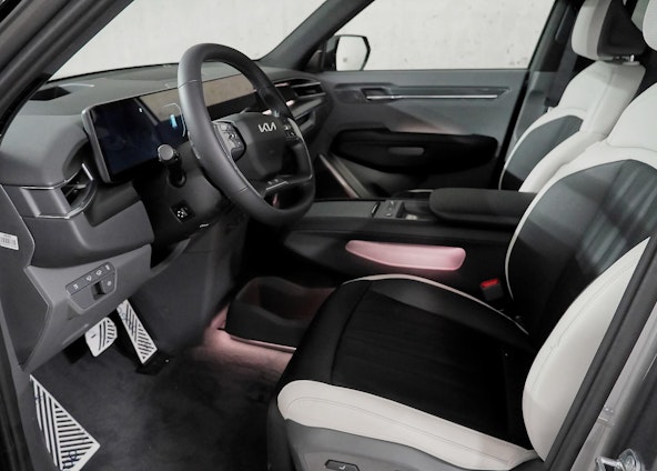 Vehicle image 2 Vehicle image 2