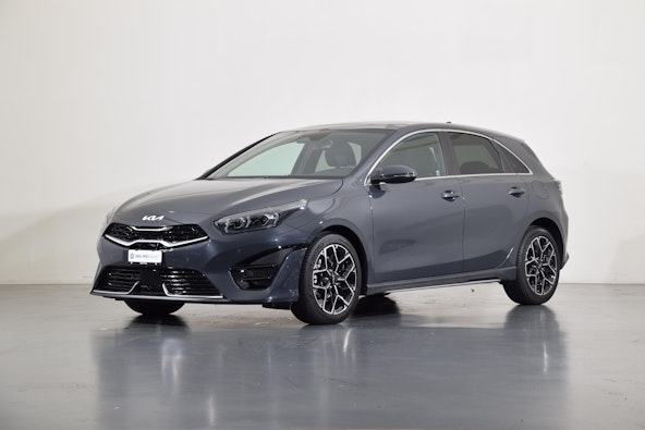 First vehicle image