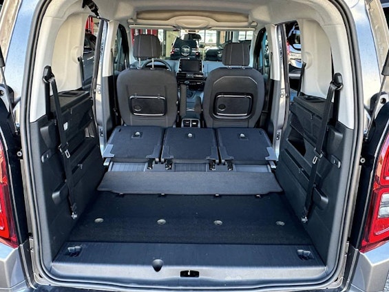 Vehicle image 11 Vehicle image 11