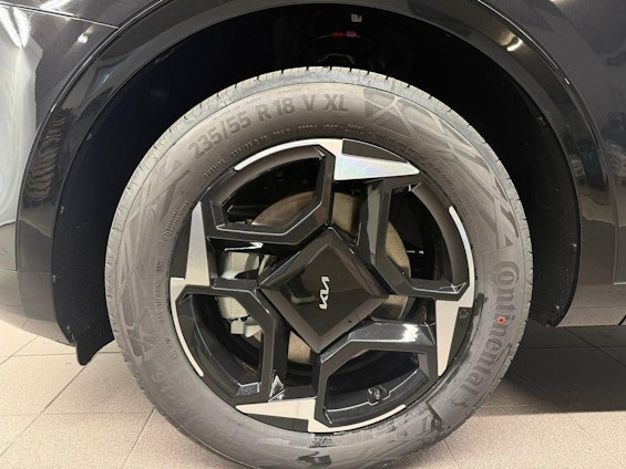 Vehicle image 16 Vehicle image 16